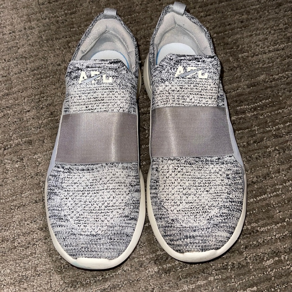 APL woman’s sneakers